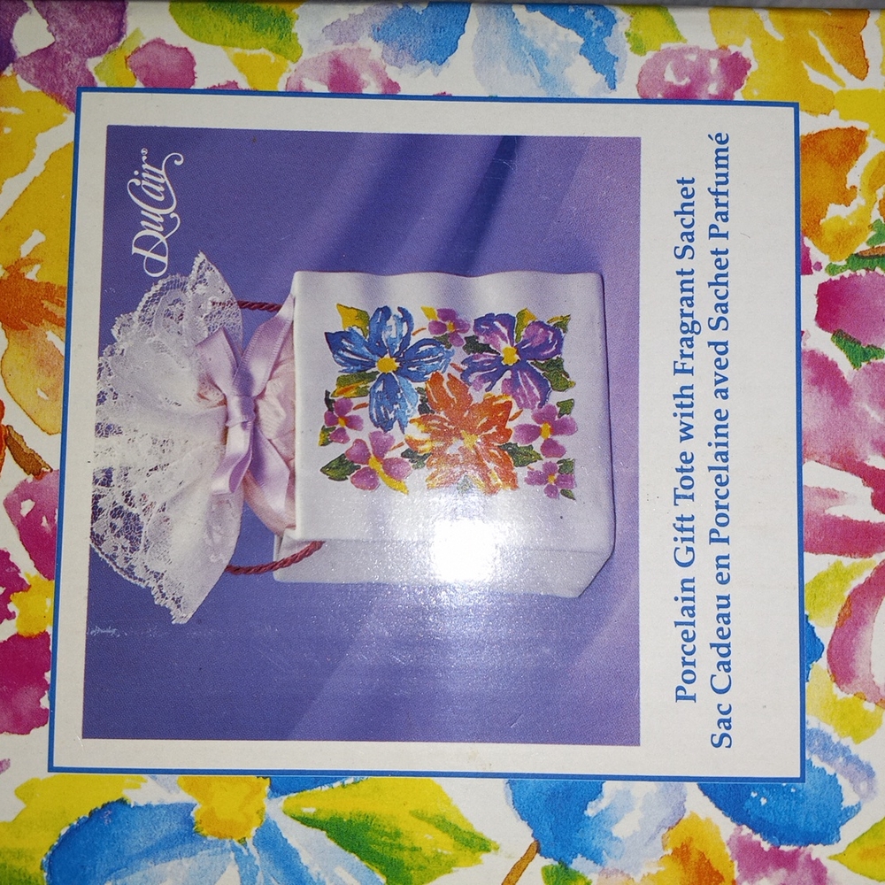 🍁Autumn Closeout SALE 25%🍂🛍Porcelain Gift Tote w/ fragrant sachet🛍